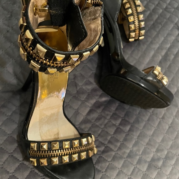 #ShoeCraze - Picture 1 of 2